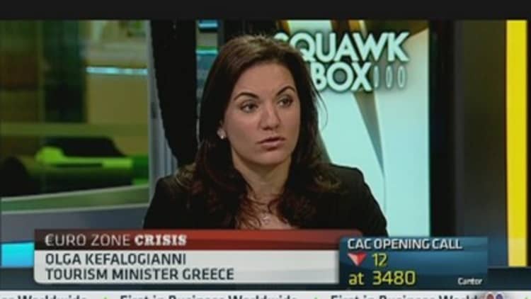Tourism Minister: This Is a Critical Week for Greece 
