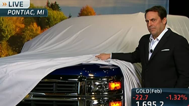 GM Partially Unveils 2014 Silverado