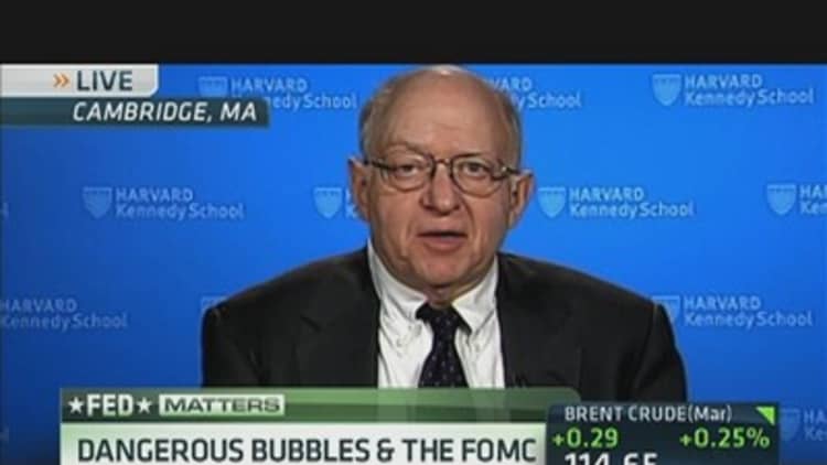 Feldstein: 'We'll Be Lucky' to Get 2% Real GDP Growth'