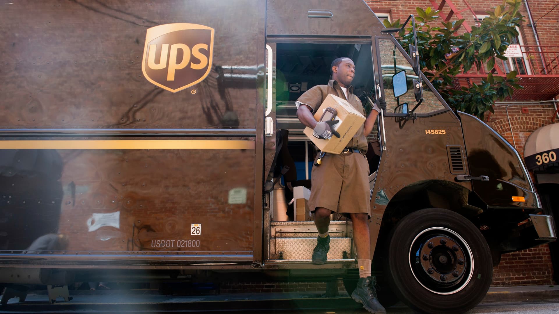 UPS workers approve massive new labor deal with big raises