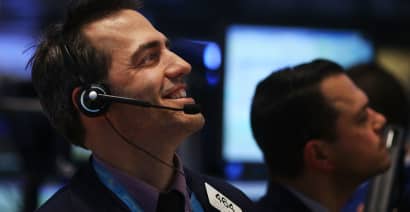 Stocks Rally for 4th Week; Dow, S&P Hit Highs