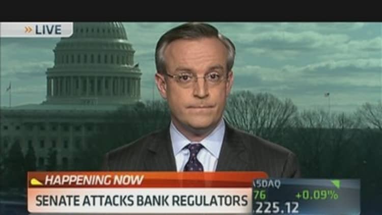 Senate Attacks Bank Regulators