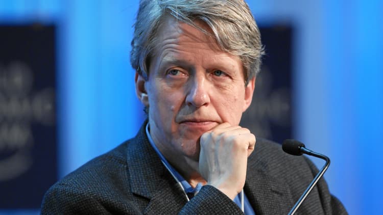 Markets showing signs of bubble:  Robert Shiller