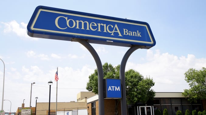 Streamline your paper check processing with Business Deposit Capture  from Comerica.