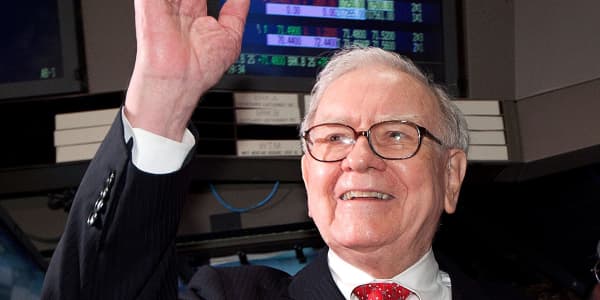 Why Warren Buffett thinks interest rates exert a huge gravitational pull on asset values