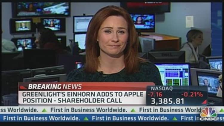 Greenlight's Einhorn adds to Apple position