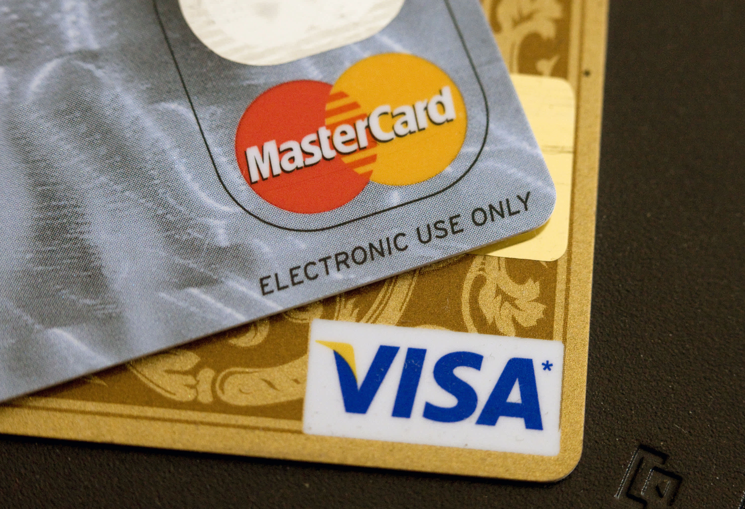 MasterCard posts earnings of 7.27 a share vs. 6.94 estimate