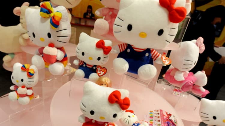 Hello Kitty Fever Sparks Catfights in Singapore