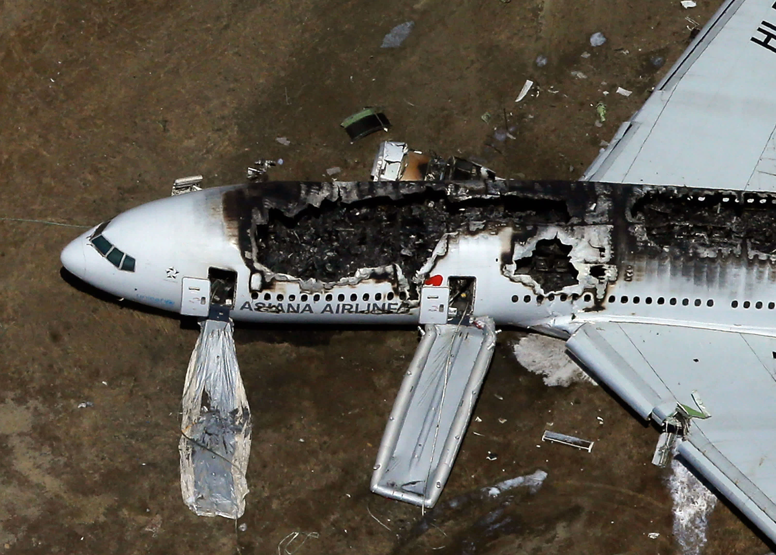 Воздушные крушения. Asiana Airlines самолет крушение. Катастрофа Боинг 777 в Сан-Франциско. Asiana Airlines Flight 214 катастрофа.
