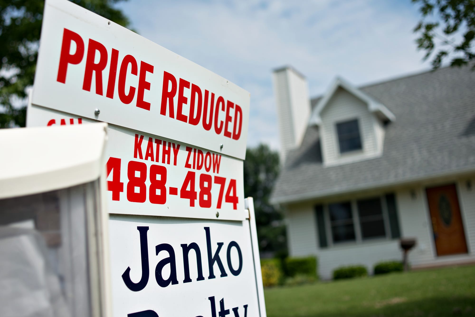 Home price gains slow down for the first time since May 2020 – CNBC