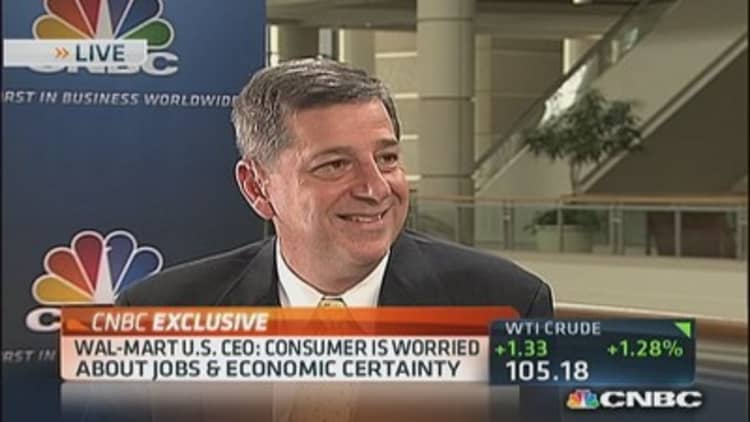 Wall-Mart CEO: Consumer worried about jobs