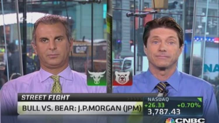 Debate It: Bull vs. bear on JPMorgan