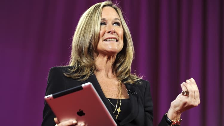 Apple head of retail Angela Ahrendts plans to depart company in April