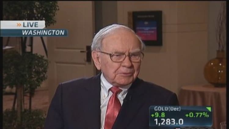 Benjamin Moore will not go into Lowe's or Home Depot: Buffett