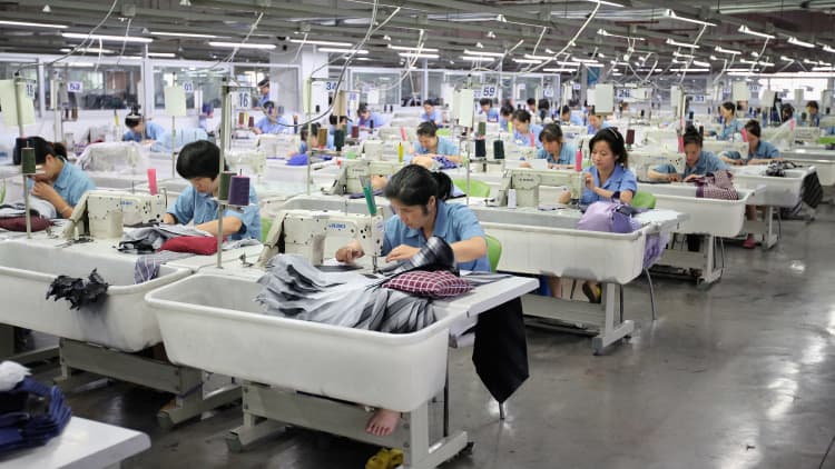 China manufacturing contracts further