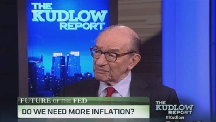Greenspan: Raising inflation rate 'very risky'
