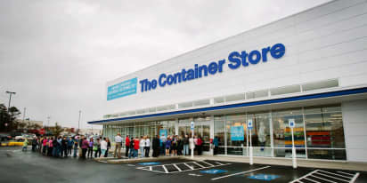 The Container Store IPO prices at $18