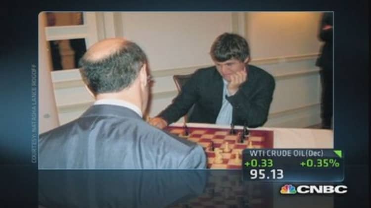 Bobby Fischer Tries To Convince Magnus Carlsen To Defend is