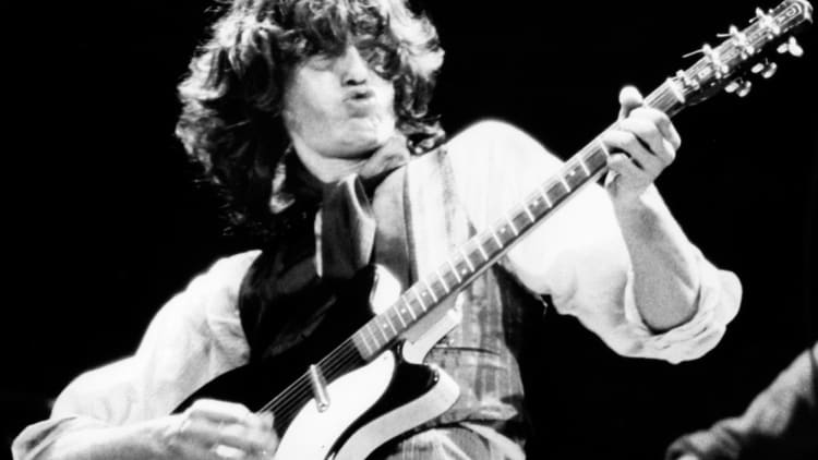 Led Zeppelin to face theft trial