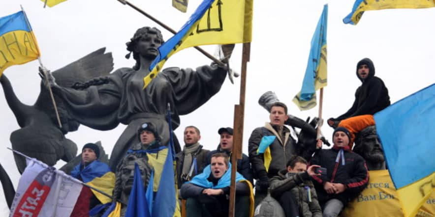 Ukrainians mass for new rally as EU halts trade deal