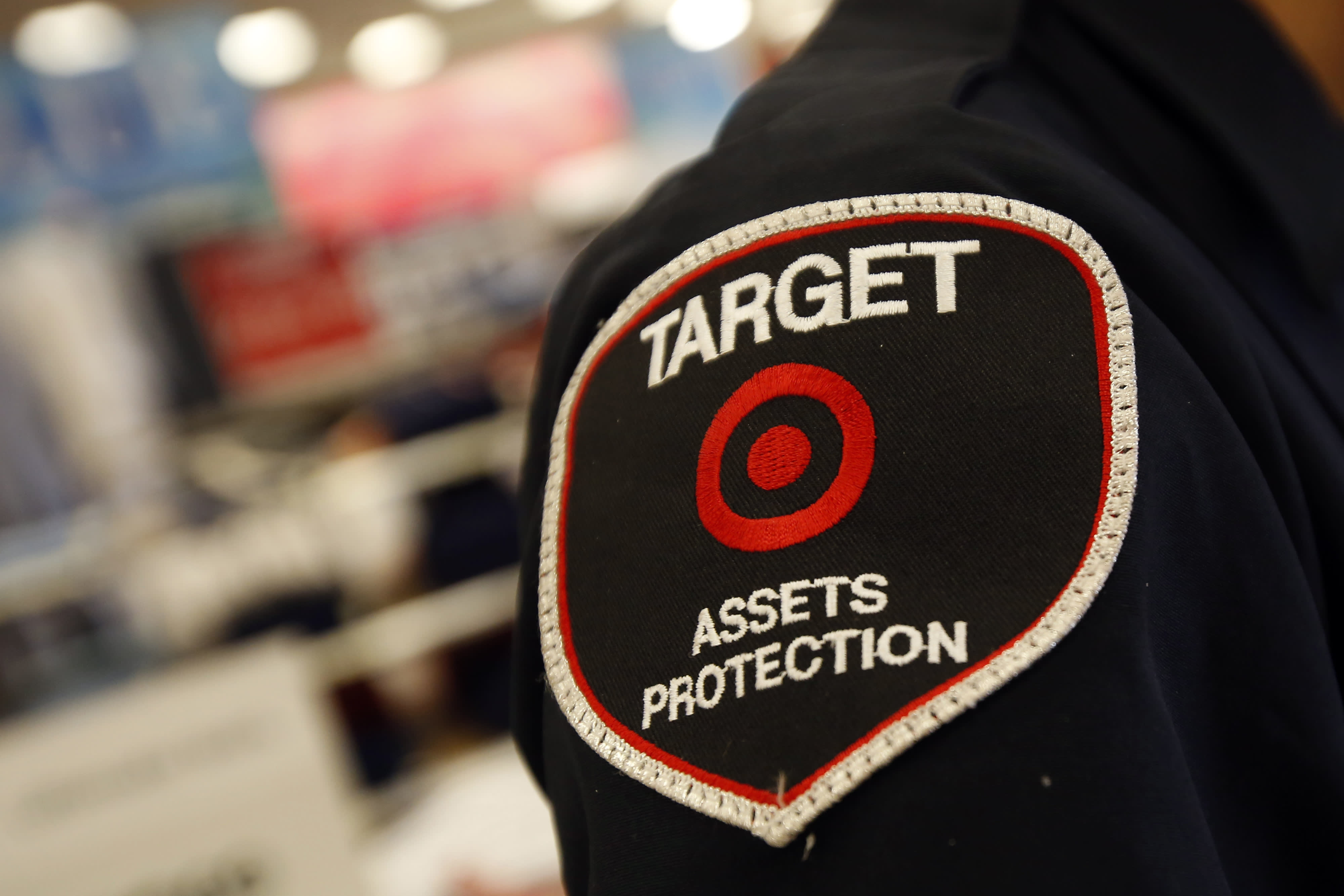 Target data breach spurring lawsuits, investigations