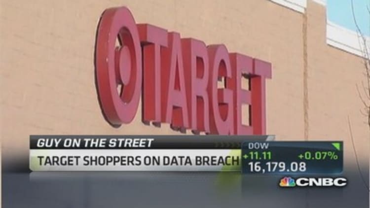 Target shoppers on data breach