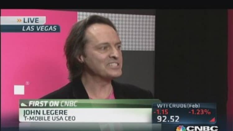 T-Mobile to pay termination fees: Legere