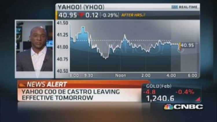 Yahoo COO de Castro out