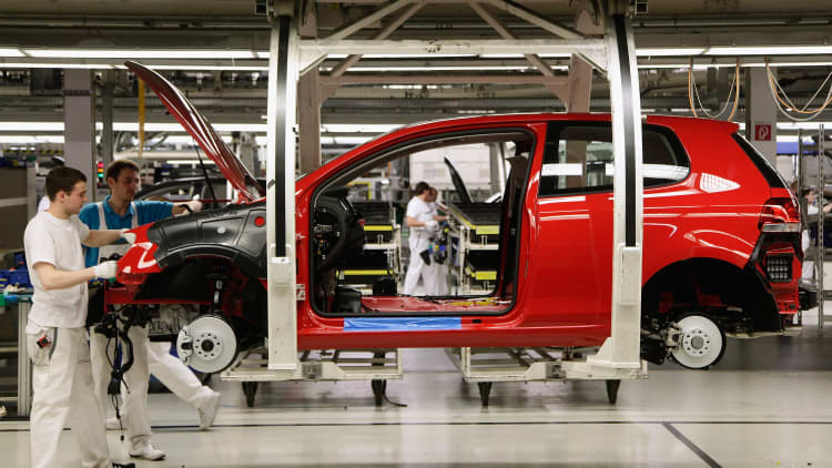 How Russia's war cut global auto production