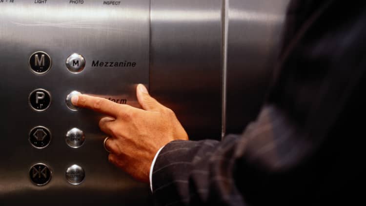 6 tips for putting together the best elevator pitch
