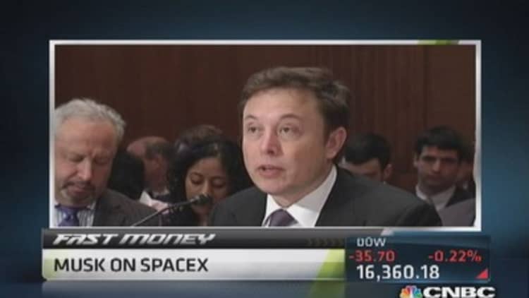 Elon Musk seeks space competition