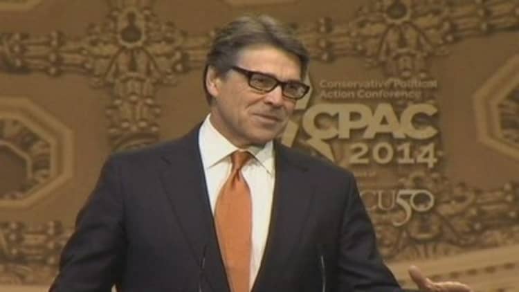 Gov. Perry rouses CPAC crowd