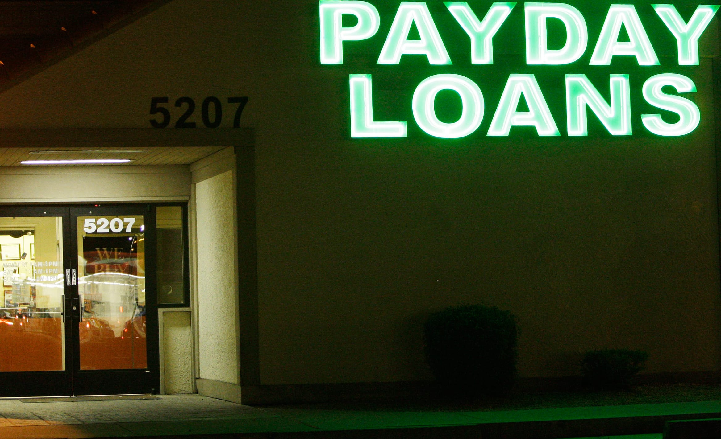 Payday loans trap consumers in “debt cobwebs”