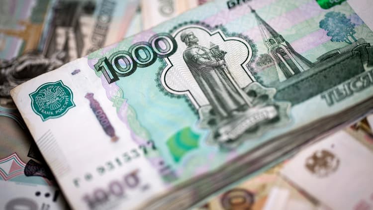 Gartman: Ruble drop unprecedented, oil to $30