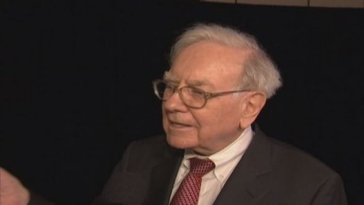 Buffett: Human for CEOs to think they have more power than they do