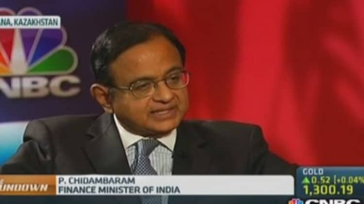 India Fin Min: Don't dimiss our 4.9% growth