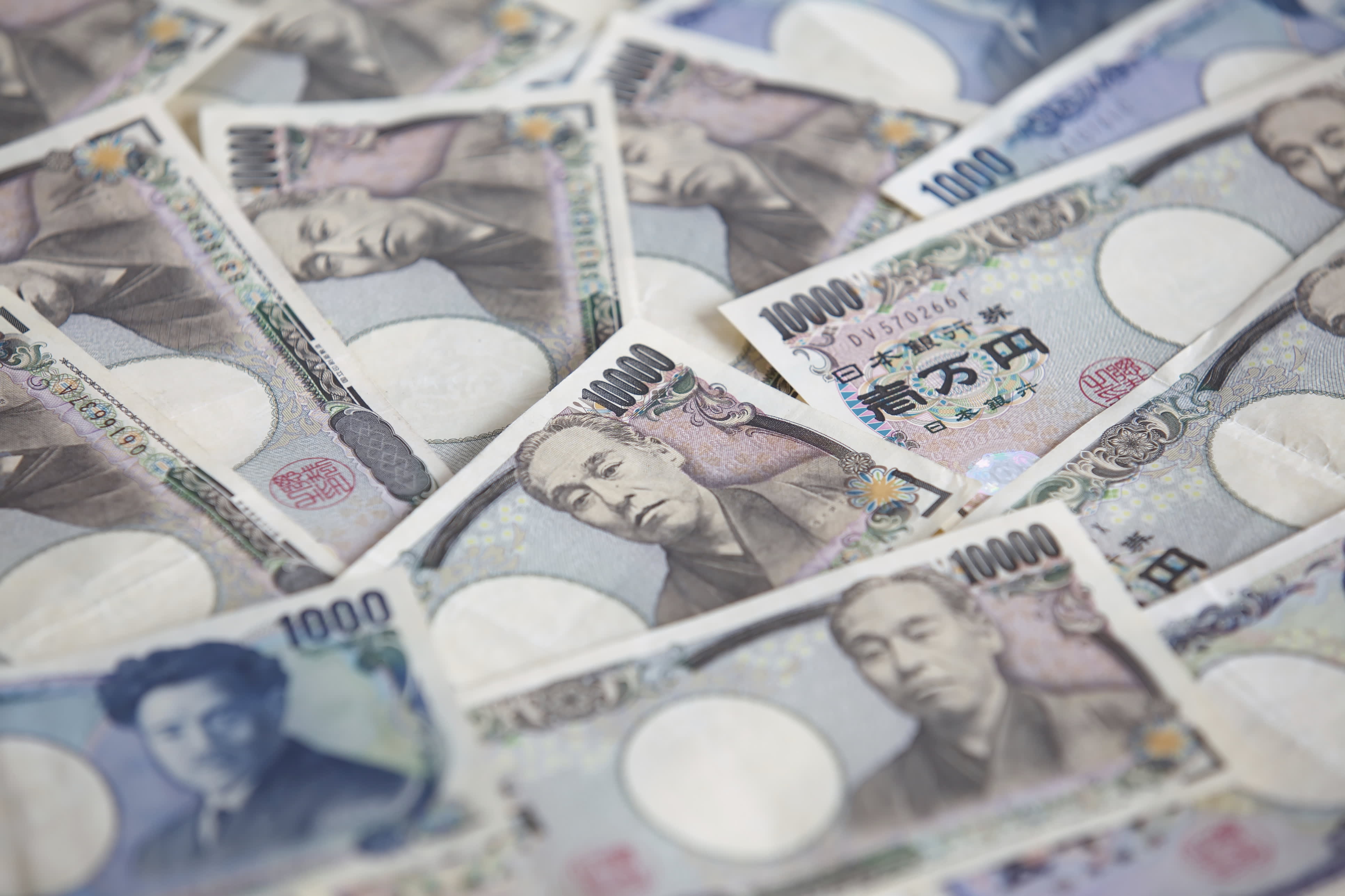 Dollar soars versus yen after US makes trade concessions