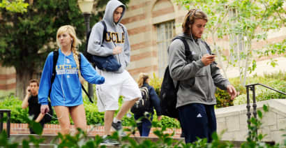 What UCLA students use Snapchat for