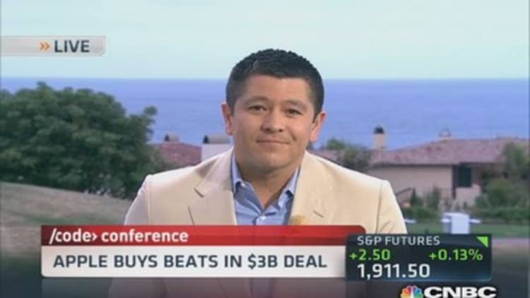 It's a deal: Apple buys beats for $3 billion