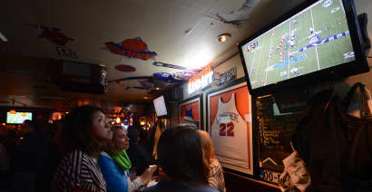 DirecTV reaches deal to provide NFL 'Sunday Ticket' to bars, restaurants