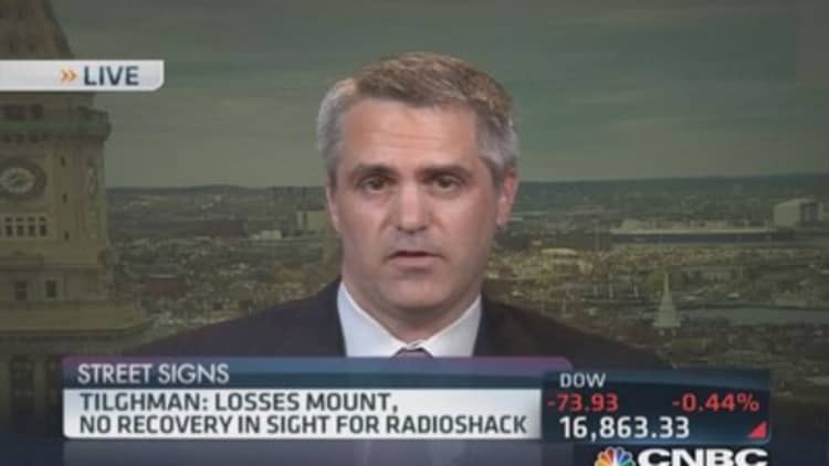 Analyst says 'bankruptcy odds climbing' for RadioShack