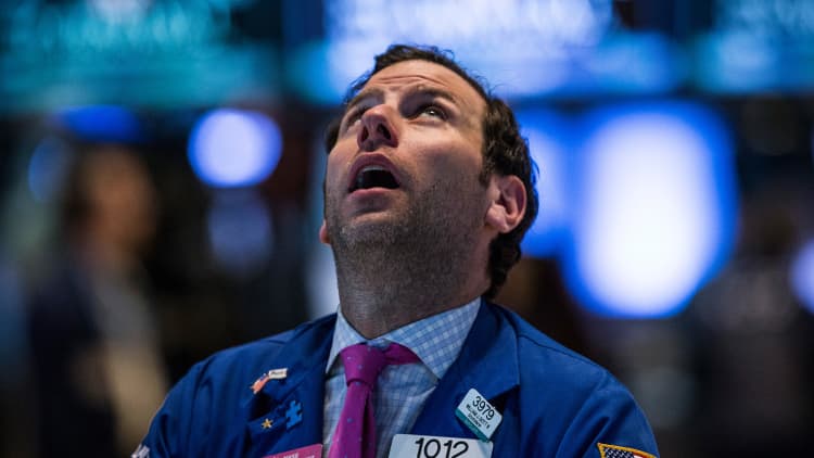 Dow breaks 17,000