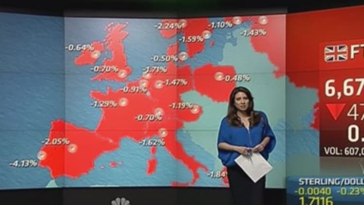 Europe shares close down, Portugal banks weigh