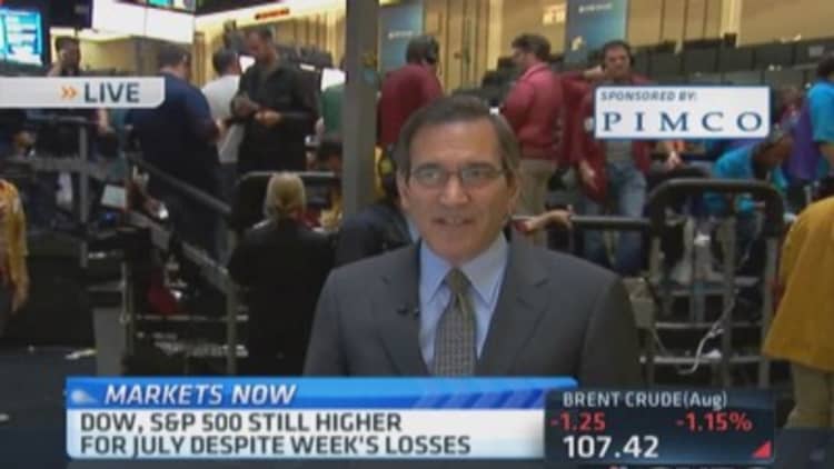 Treasury market flirts with lows