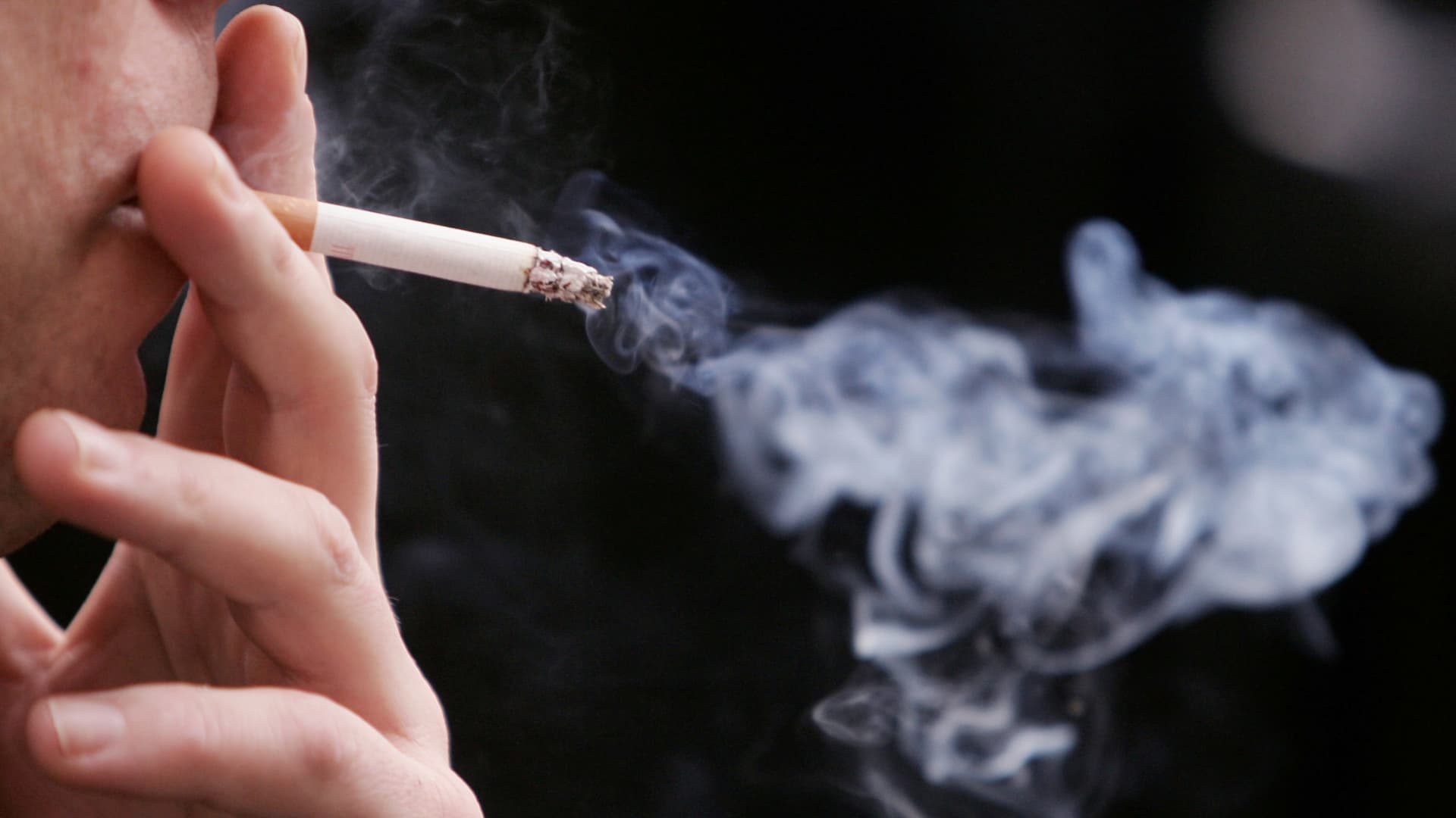 CDC says smoking rates fall to record low in US