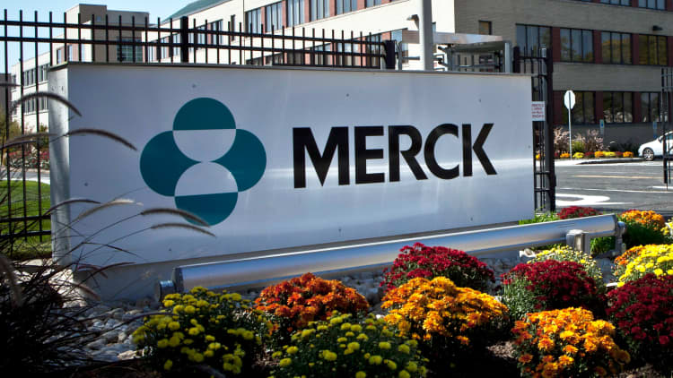 Merck ends Covid vaccine program but continues work on treatments