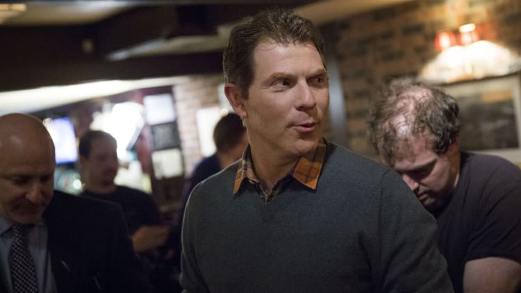 Bobby Flay discusses meat alternatives and how he's doing in the CNBC stock draft