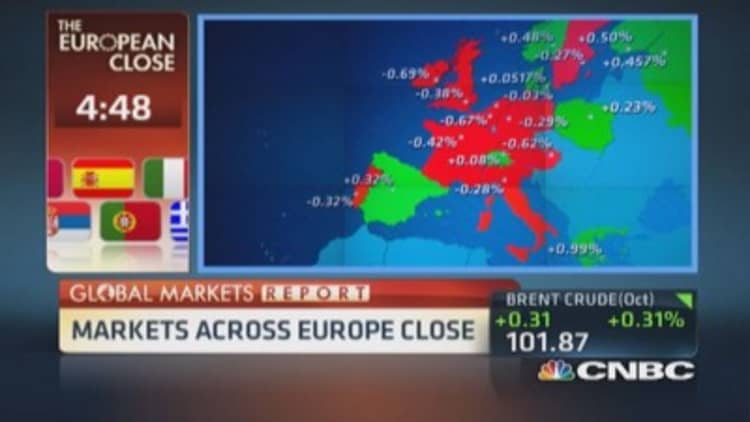 European markets close: Euro falls