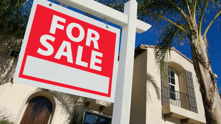 November existing home sales miss expectations, down 1.7%