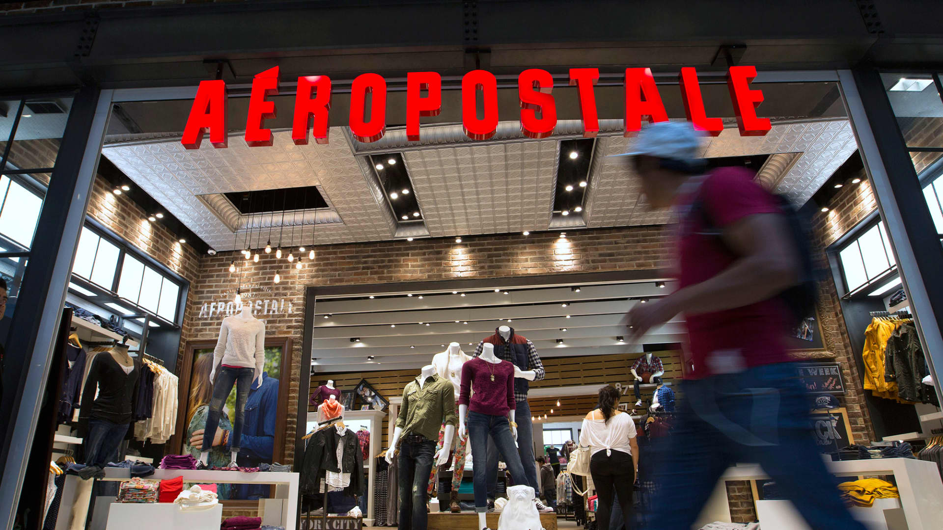 4 reasons why Aeropostale lost its cool
